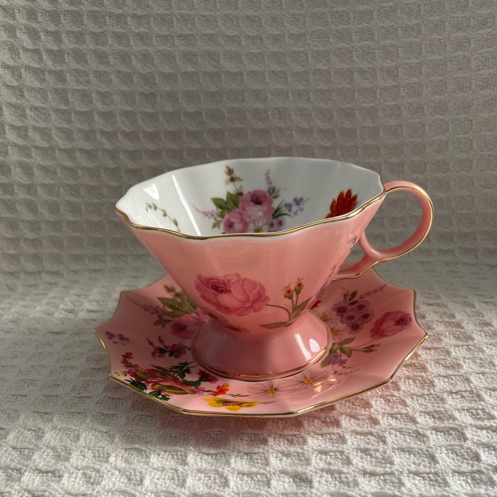 Vintage Meritage Pink Floral Scalloped Pedestal Cup And Scalloped Saucer Set